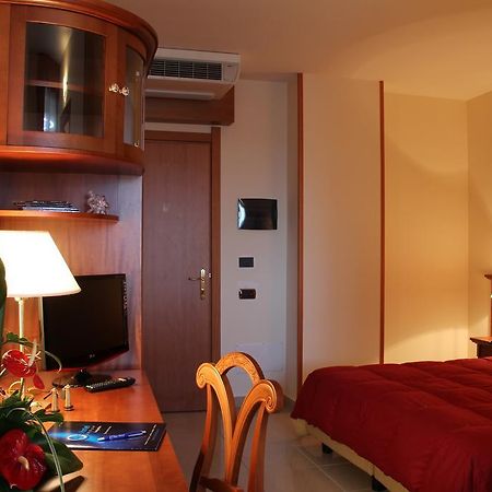 מריליאנו Classhotel Napoli חדר תמונה